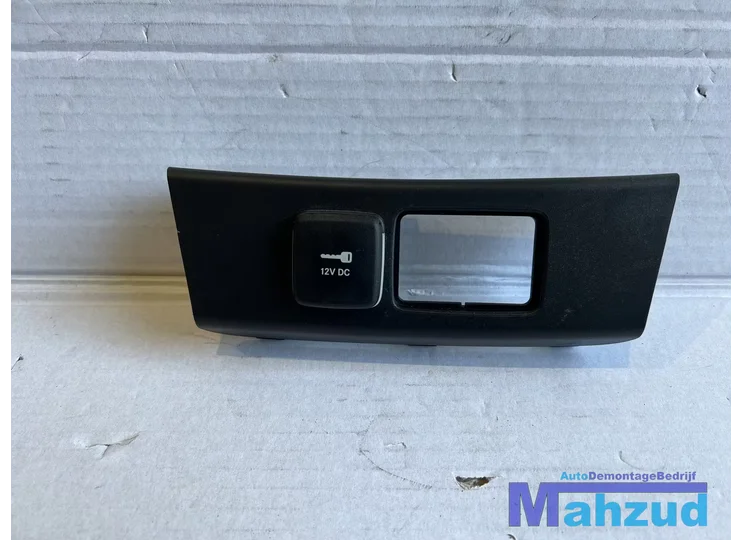 FIAT TIPO hatckback 12v aansluiting 2016+