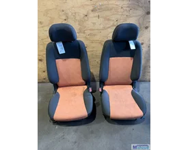 kia-picanto-1-zwart-oranje-interieur-stoel-bank-2004-2010