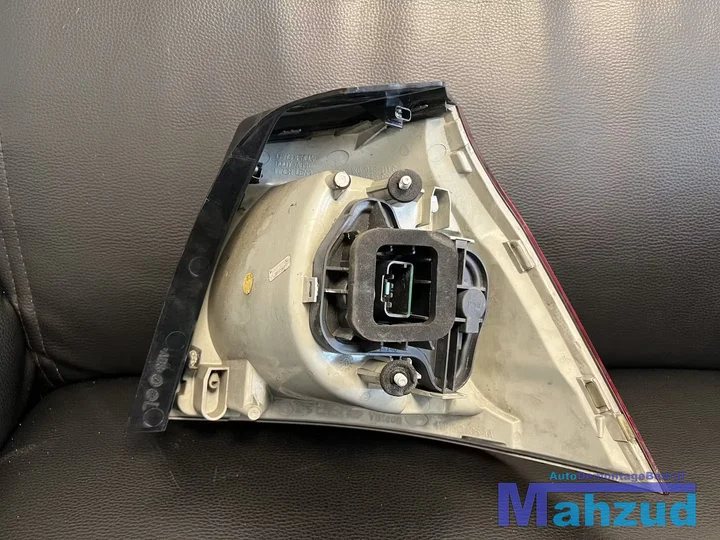 vw-golf-5-links-buiten-achterlicht-20032009 — foto 3