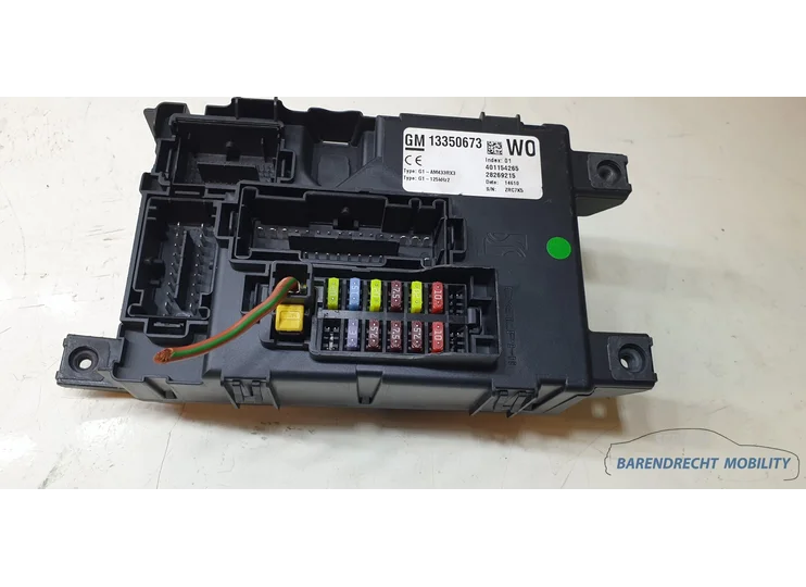 Zekeringkast Opel Corsa D 13350673 401154265 28269215  origineel gebruikt 2006 / 2012