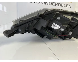 nissan-qashqai-j11-koplamp-led-rechts-10018013-beschadigd — foto 11