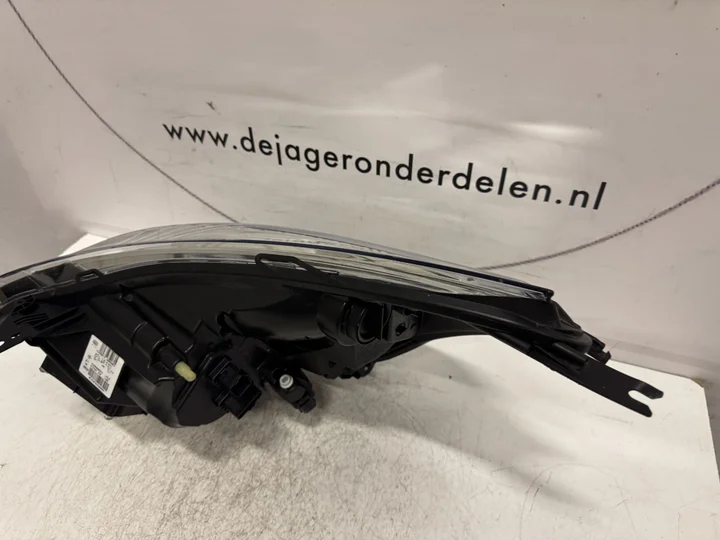 renault-clio-iv-koplamp-facelift-pure-led-vision-71210590112 — foto 4