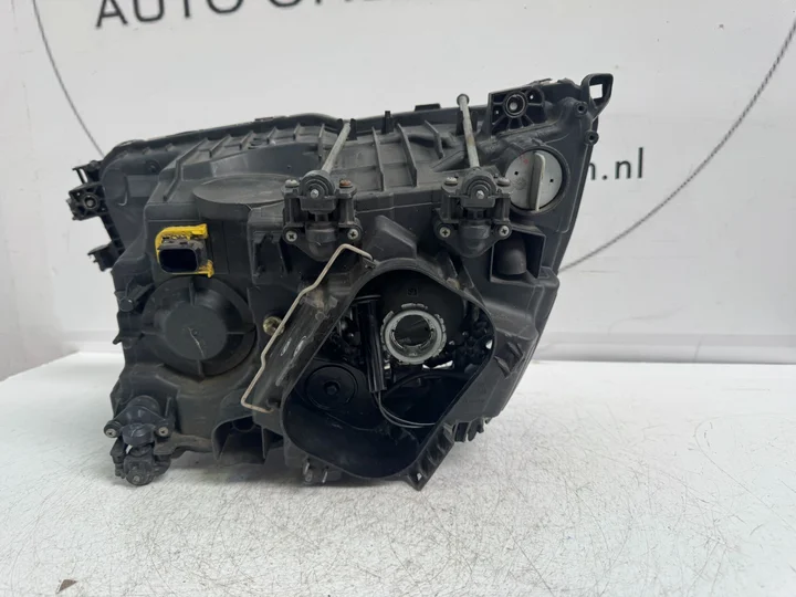 mercedes-actros-xenon-koplamp-rechts-a9608202739 — foto 5