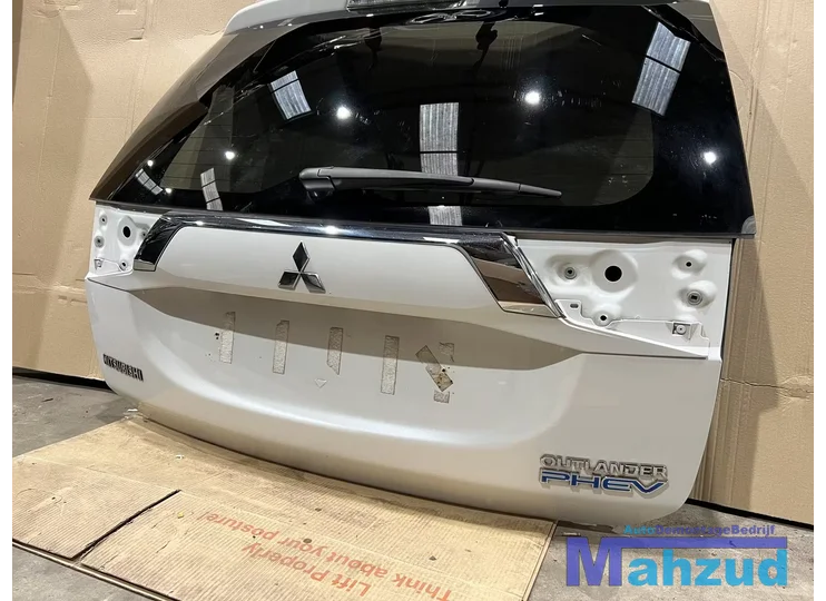 mitsubishi-outlander-phev-wit-parelmoer-achterklep-2015