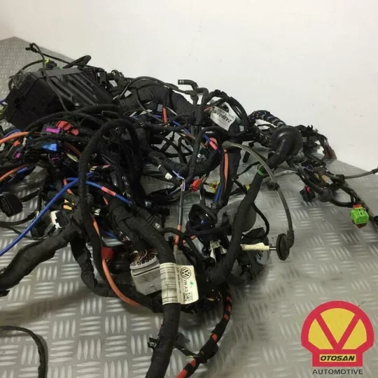 vw-touran-5t-2.0tdi-kabelboom-motorruimte-motor-04l972627hf — foto 3