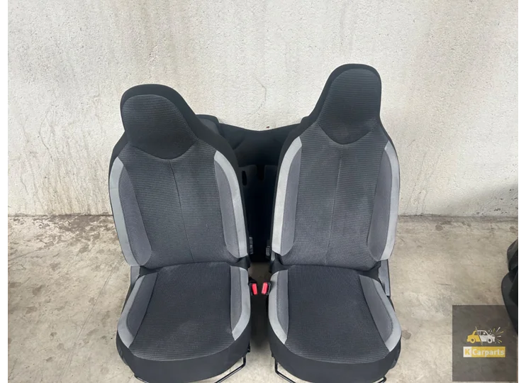 Stoelen set Totoya Aygo compleet Interieur set citroen c1