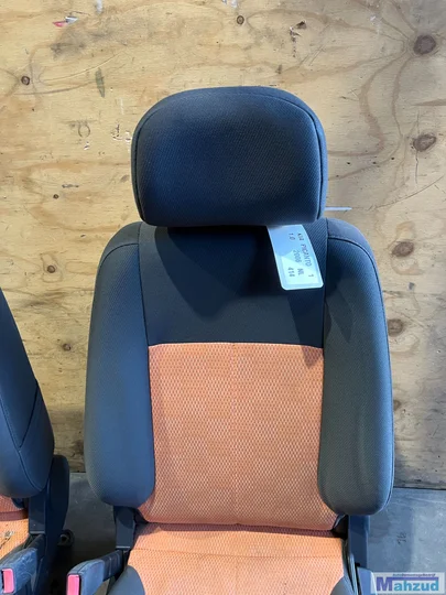 kia-picanto-1-zwart-oranje-interieur-stoel-bank-20042010 — foto 2