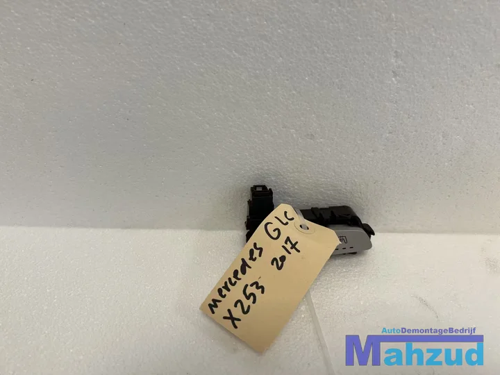 mercedes-glc-c-e-klasse-stoelverwarming-schakelaar-a2139057302 — foto 2