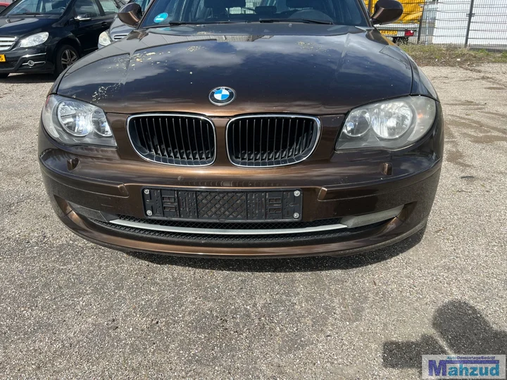 bmw-1-serie-e87-bruin-b098-voorbumper-20042011