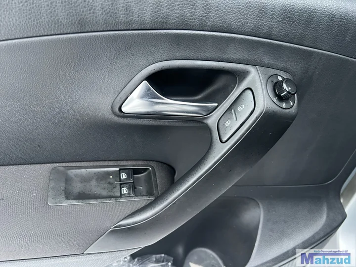 2010-vw-polo-6r-12-cgp-cgpb-la7w-zilver-demontage-onderdelen — foto 12