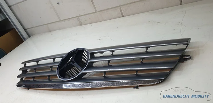 grille-mercedes-cl203-w203-sportcoupe-grijs-metallic-a2038800383-origineel-gebruikt-2001-2006 — foto 2