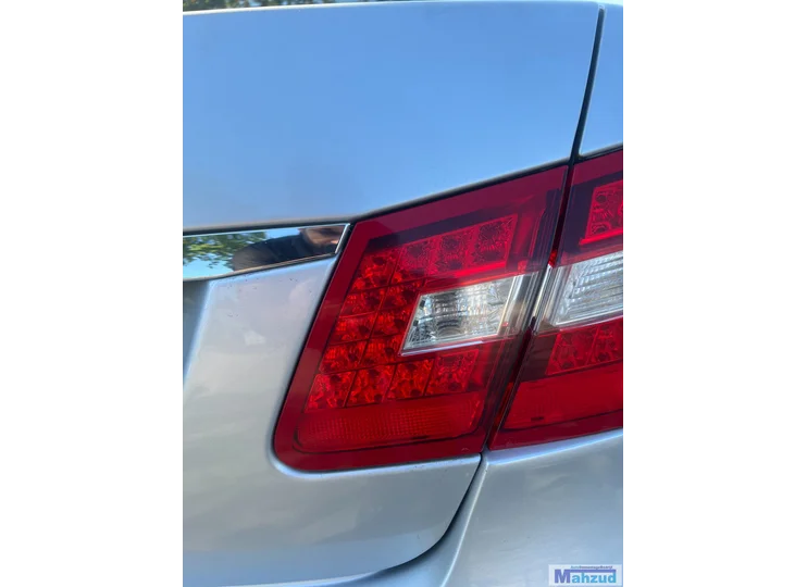 MERCEDES E-CLASS W212 right inner rear light 2009-2012