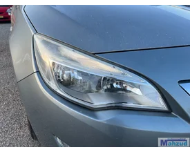 opel-astra-j-grijs-z179-rechts-koplamp-2009-2015