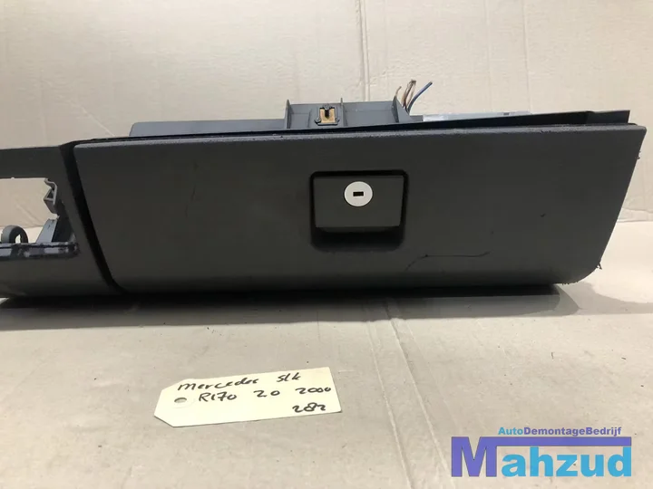 mercedes-slk-r170-engels-handschoenenkast-a1706802587 — foto 2