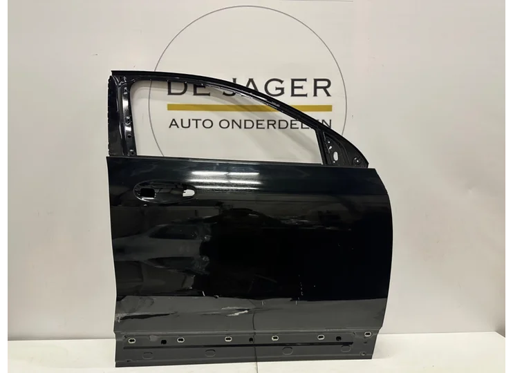 PORTE AVANT DROITE MERCEDES GLA H247 ENDOMMAGÉE