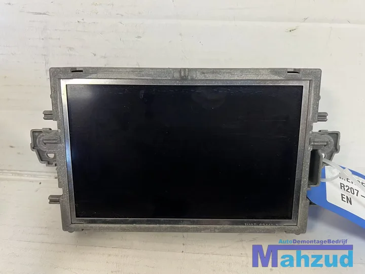 mercedes-e-c207-coupe-radio-display-scherm-20092016 — foto 5