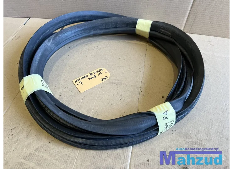 MERCEDES B-klasse W245 rechts achter deurrubber 2005-2011