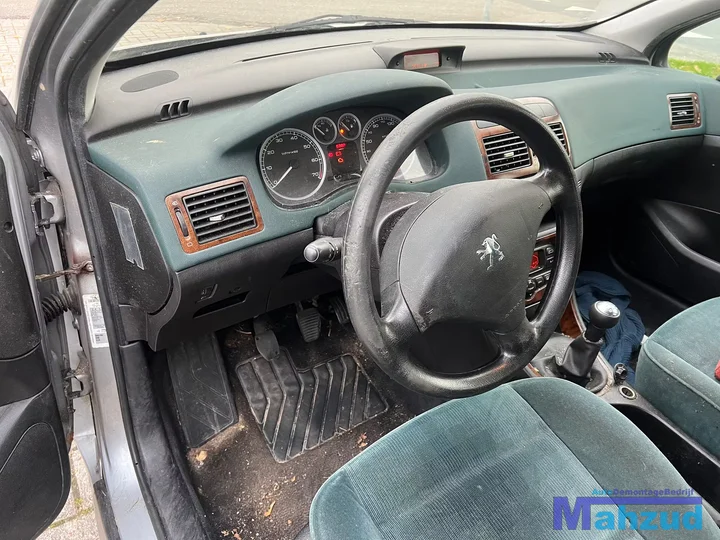 peugeot-307-16-16v-nfu-eza-onderdelen-demontage — foto 19