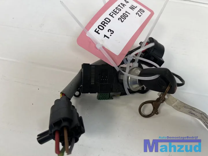 ford-fiesta-4-13-contact-slot-19982001 — foto 2