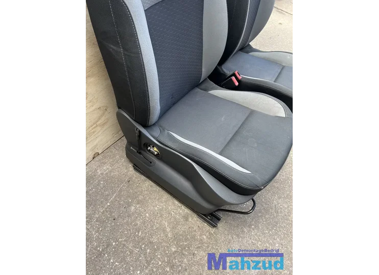 renault-clio-3-compleet-interieur-5-deurs-20072014