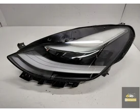 151495220e-tesla-model-3-lift-model-y-linkerlamp