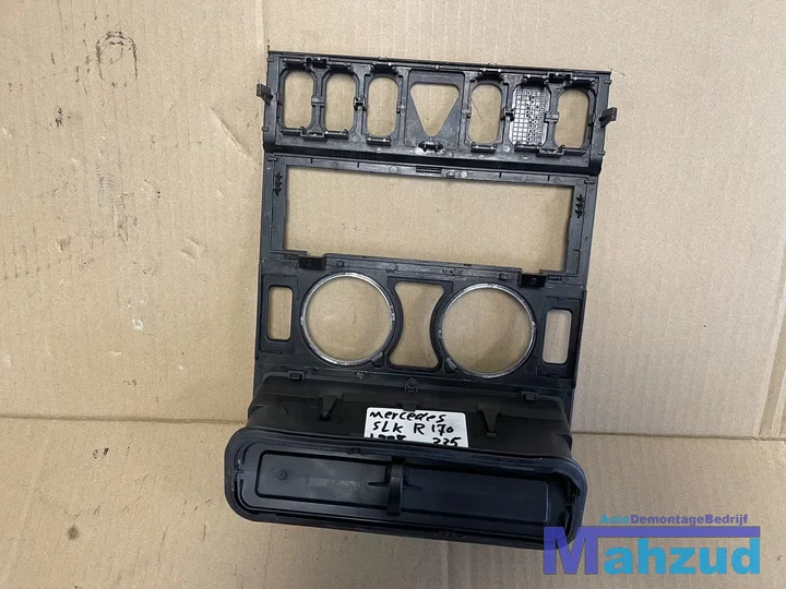 mercedes-slk-r170-radioframe-middenconsole — foto 2