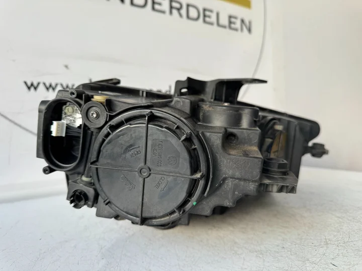 audi-a3-facelift-xenon-led-koplamp-links-8v0941005e-2016 — foto 4
