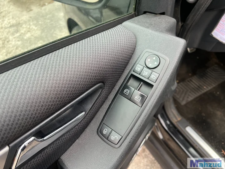2010-mercedes-b-klasse-w245-20-zwart-191-demontage-sloop — foto 21