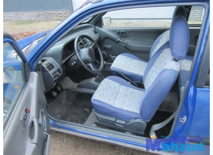 1998 SUZUKI ALTO BLAUW INTERIEUR COMPLEET