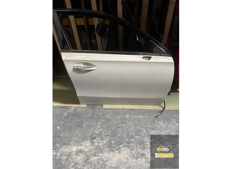 Porte avant droite d'origine Mercedes Classe A W177