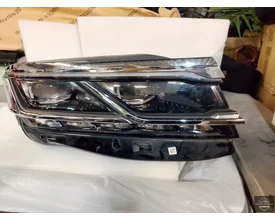 vw-touareg-760-cr7-1823-vol-led-koplamp-rechts-761941082