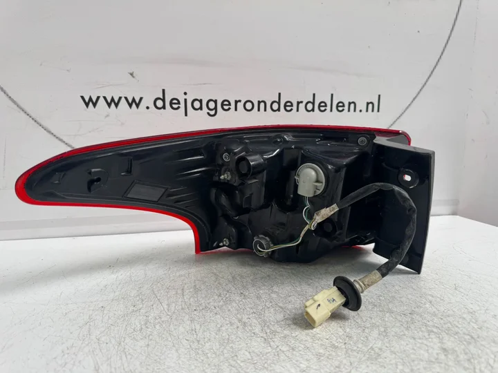 mitsubishi-outlander-achterlicht-rechts-achter — foto 4