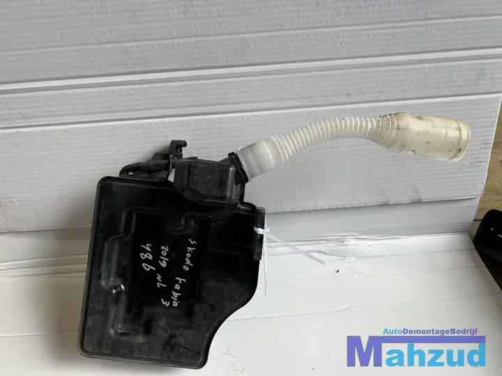 skoda-fabia-3-ruitensproeiertank-reservoir-6r0955453d-0421