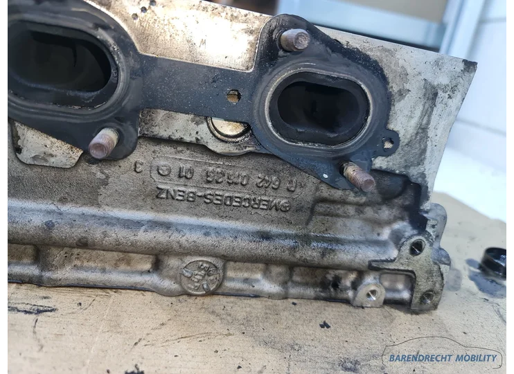 om642-642-mercedes-chrysler-jeep-dodge-pierburg-cilinderkop-rechts-r6420162301-origineel-nette-staat-gebruikt-2005-2006-2007-2008-2009-2010-2011-2012-2013-2014-barendrecht-mobility-service