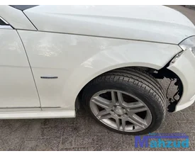 mercedes-c-klasse-w204-wit-650-rechts-voorscherm-2007-2011