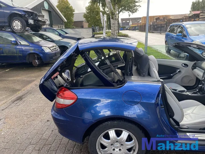 2005-mercedes-slk-r171-18-blauw-c345-271944-demontage-onderdelen — foto 22