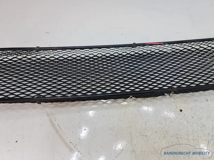 amg-bumpergrille-mercedes-w203-c-klasse-zwart-origineel-gebruikt-gaas-a2038851353 — foto 13