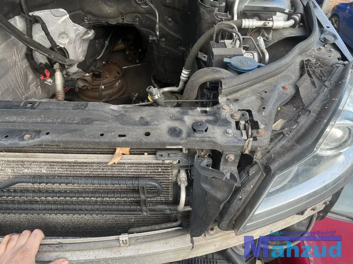 mercedes-w204-s204-22-voorfront-front-koelerpakket-20112013 — foto 3