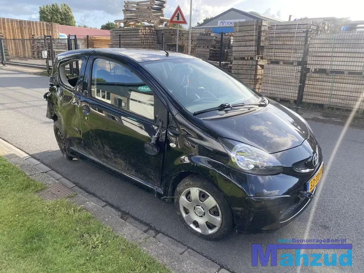 2006-toyota-aygo-10-1krfe-zwart-211-demontage-onderdelen — foto 7