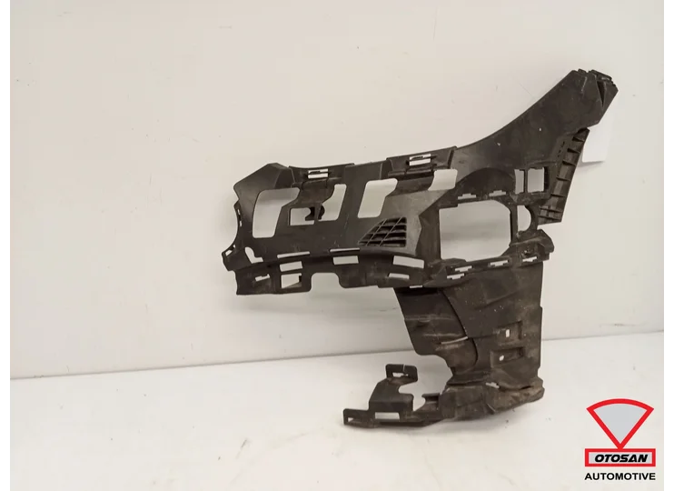 Mercedes C W206 AMG Voorbumper Houder Links A2068856901