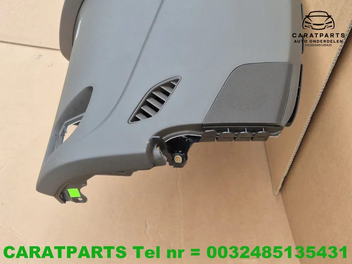 8t1857041f-8t1857003c-8t1857003d-audi-a5-dashboard-a5 — foto 5