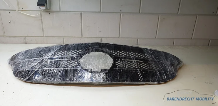 radiateur-grille-mercedes-c-klasse-w205-a2058803783-grill-zwart-origineel-gebruikt-2014-2021 — foto 17
