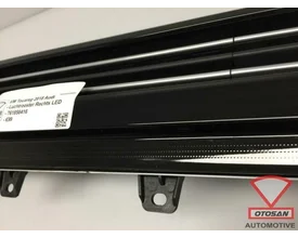 vw-touareg-2018-luchtrooster-rechts-pianolak-led-761858416 — foto 3