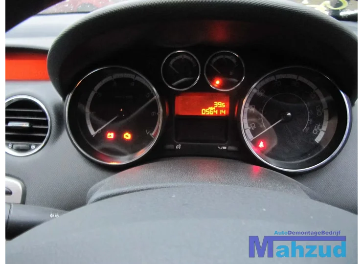 peugeot-308-zwart-grijs-interieur-5-deurs-compleet