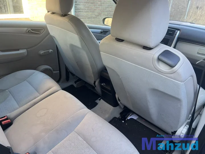 mercedes-b-klasse-w245-20-blauw-375-onderdelen-266960-motor — foto 11