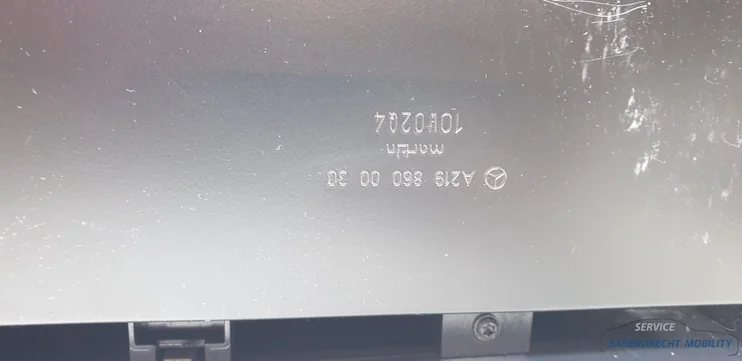 middenconsole-achterzijde-opbergvak-cls-w219-mercedes-2198600030-origineel-gebruikt-2004-2011 — foto 16