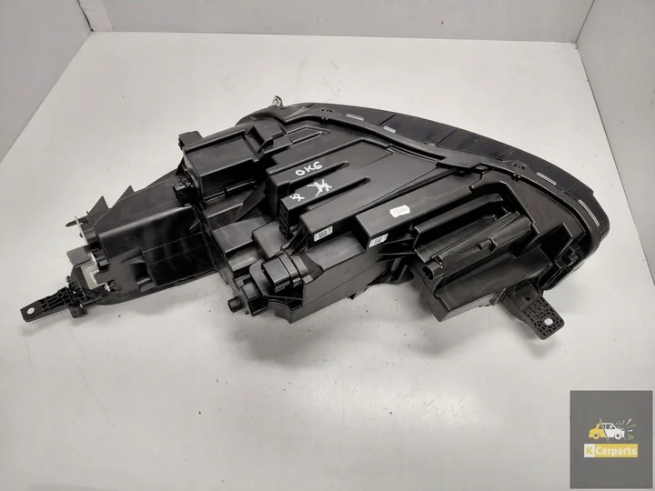 pv4b13e014ce-ford-kuga-mk4-mk3-lift-led-rechts — foto 4