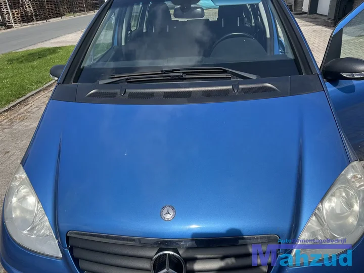 mercedes-a-klasse-w169-blauw-955-motorkap-20042012 — foto 2