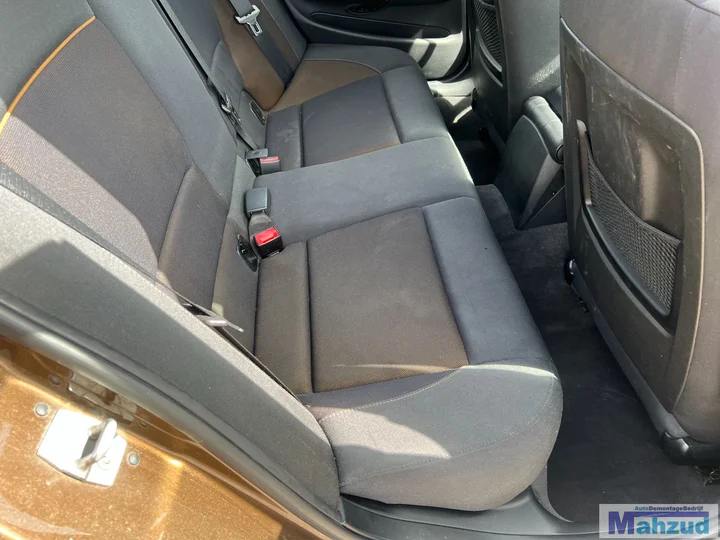 bmw-1-serie-e87-5deurs-interieur-stoel-achterbank-20042011 — foto 2