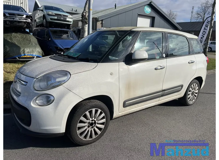 fiat-500l-13-multijet-wit-268a-onderdelen-interieur-velgen